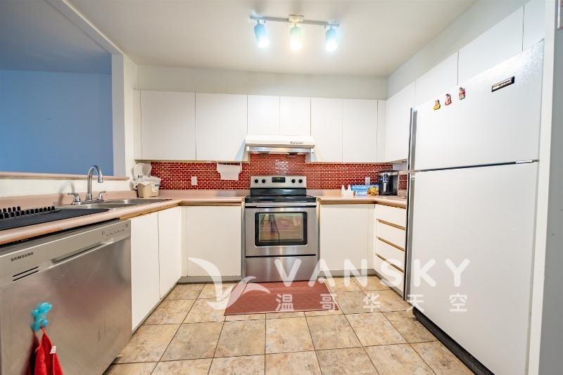 250405102352_8620 Kitchen.jpg